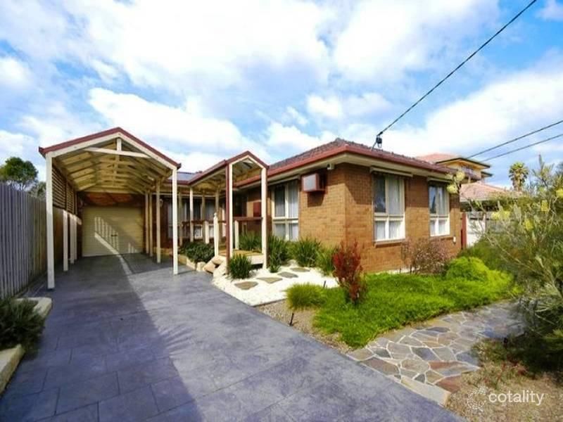 18 Ainslie Dr, Wheelers Hill, VIC 3150