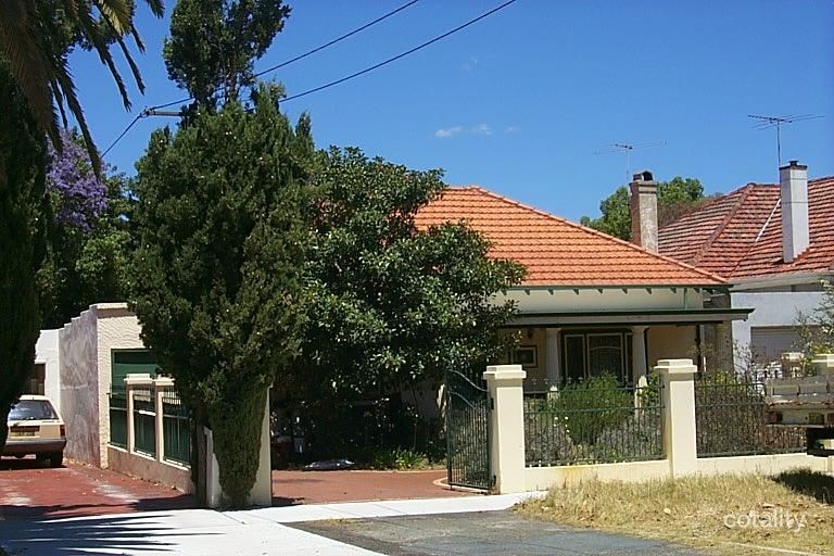 11 Elstree Ave, Menora, WA 6050