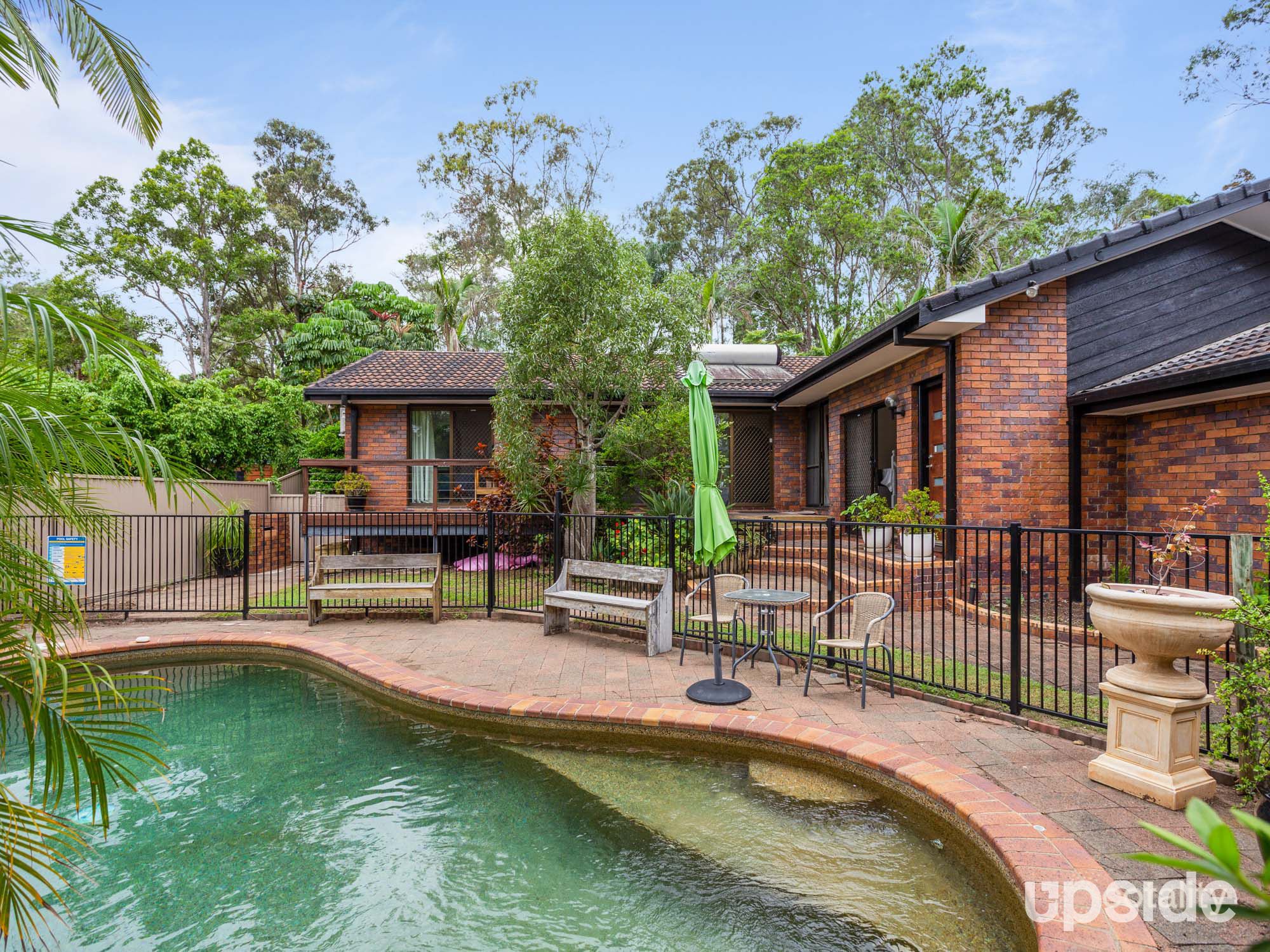11 Minugh Ct, Carrara, QLD 4211