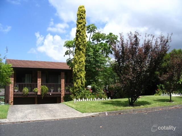 5 Edinburgh Cct, Wamberal, NSW 2260