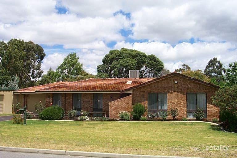 31 Fancote St, Kelmscott, WA 6111