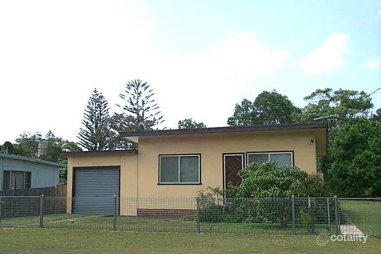 2 Seventh Ave, Stuarts Point, NSW 2441