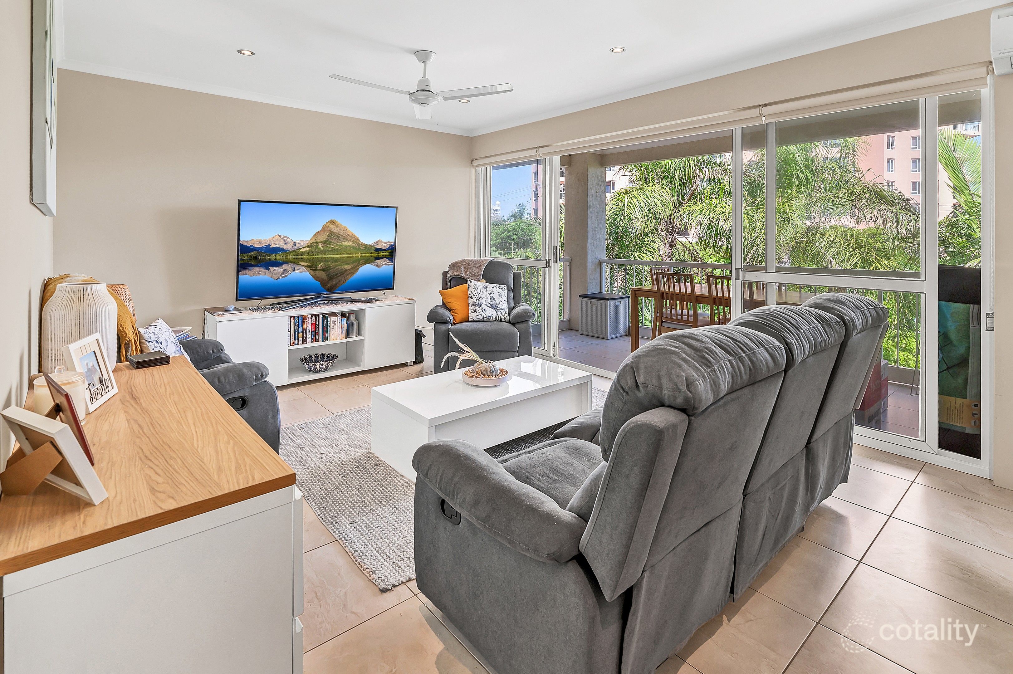 12/25 Federation Ave, Broadbeach, QLD 4218