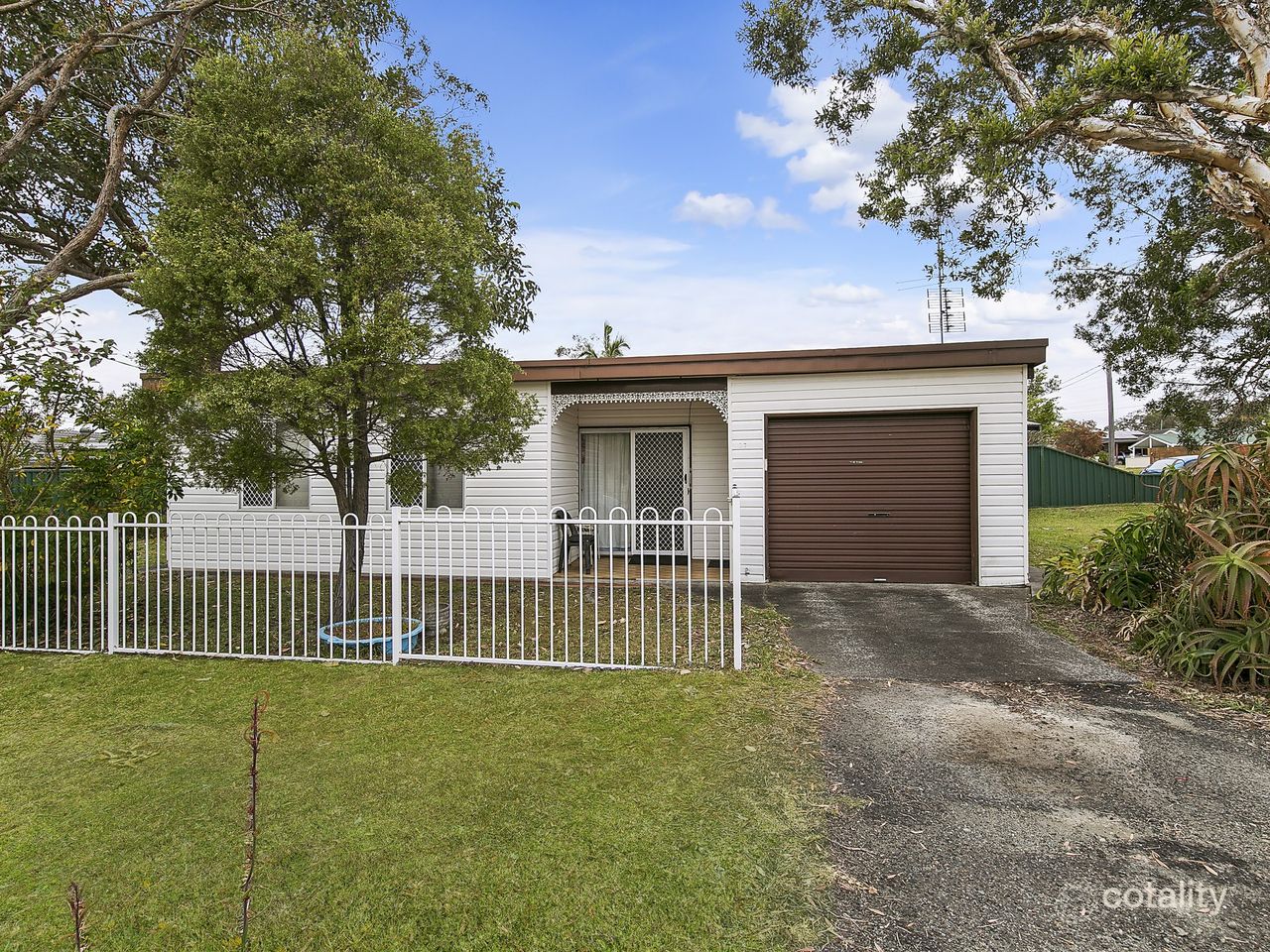 27 Delia Ave, Budgewoi, NSW 2262