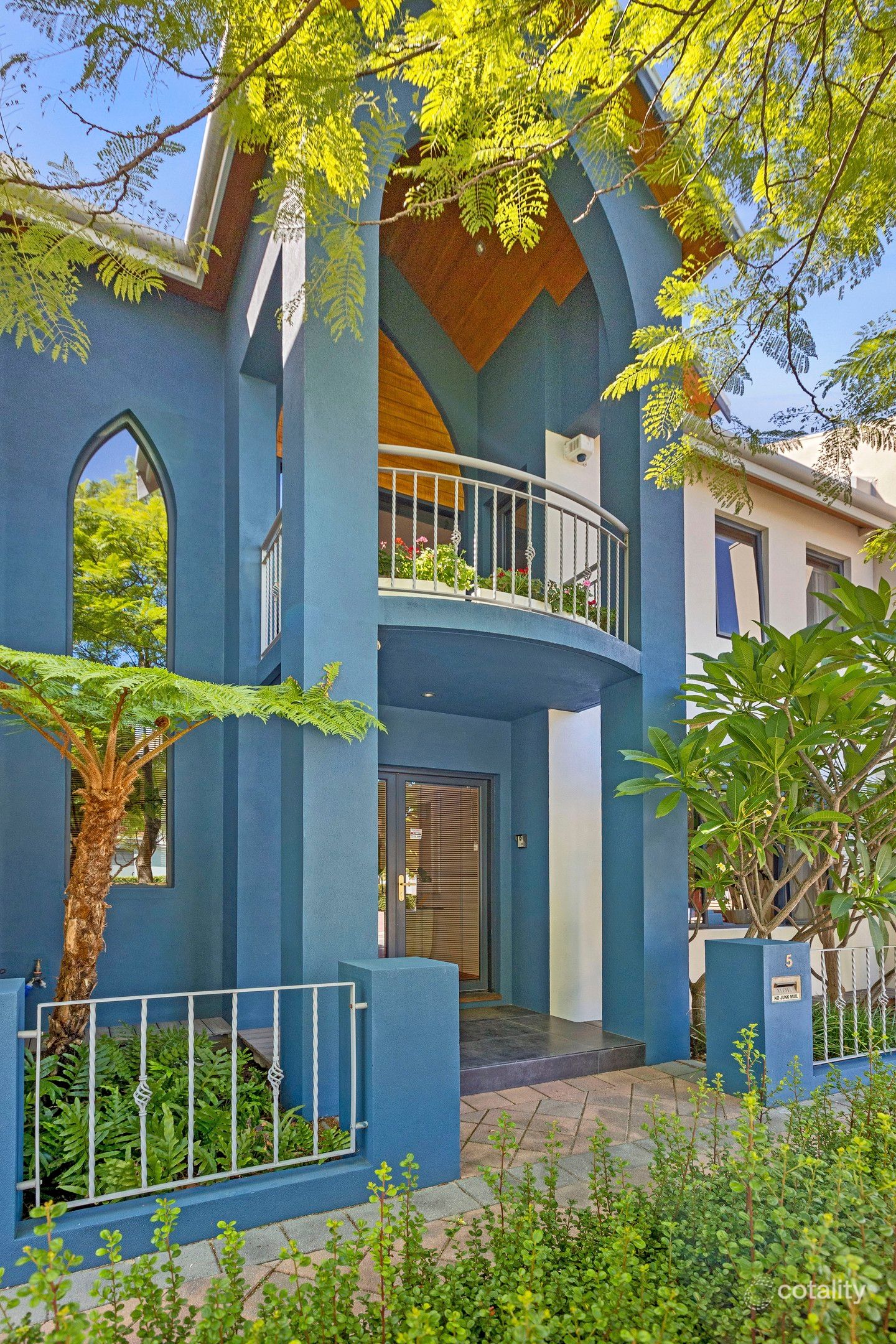 5 Darbon Cres, Subiaco, WA 6008