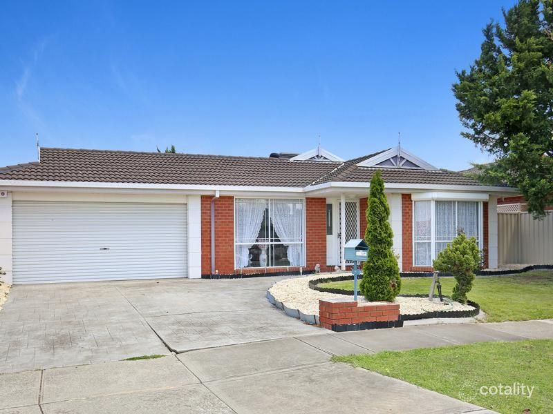 11 Wellesley Dr, Taylors Lakes, VIC 3038