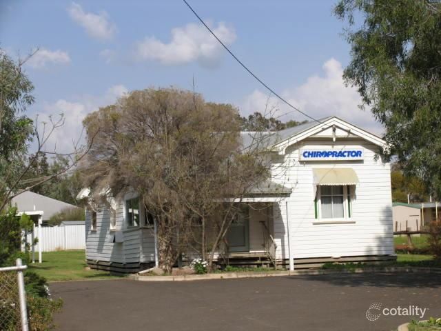 28 Campbell St, Oakey, QLD 4401