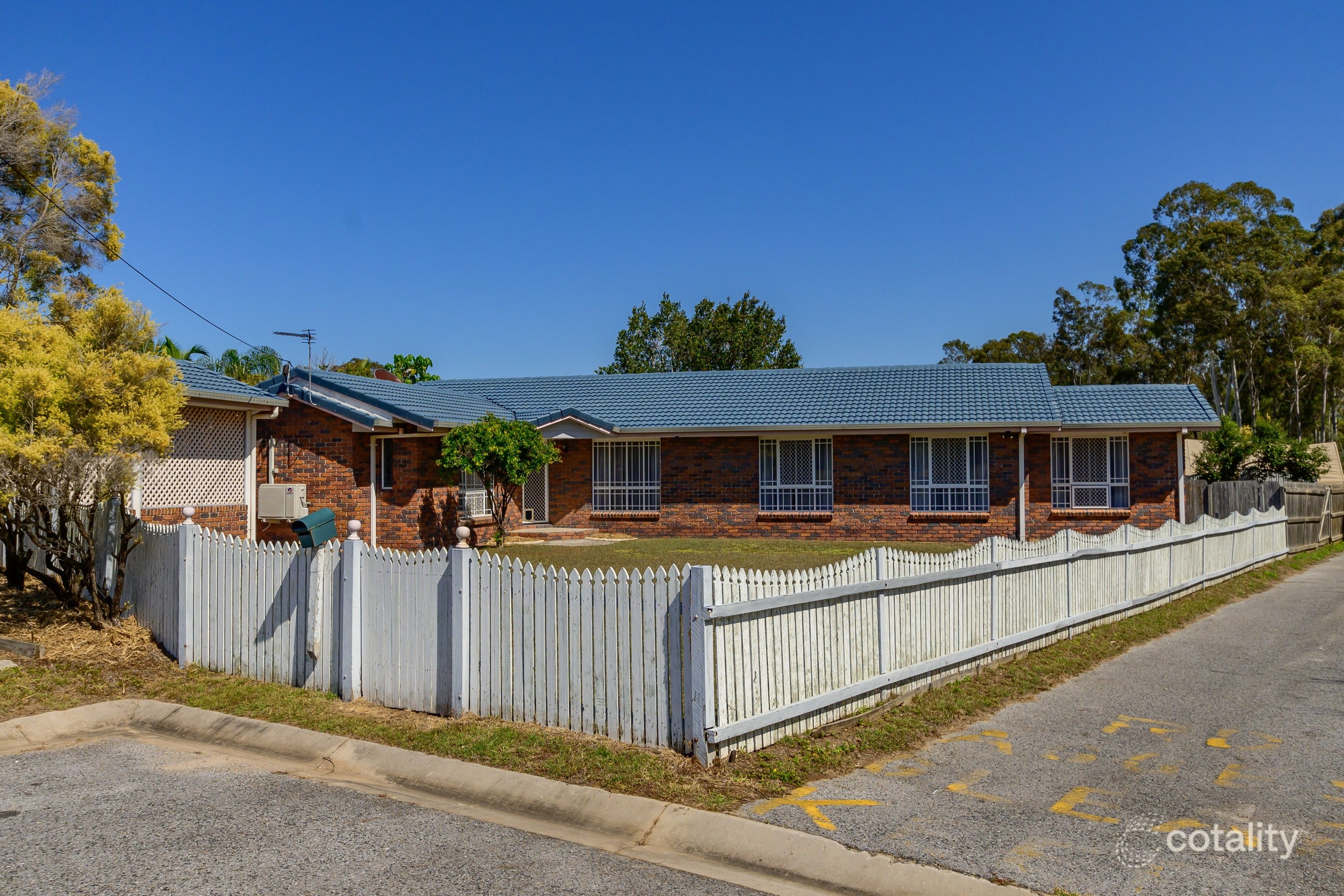 11 Lady Elliot Ct, Clinton, QLD 4680