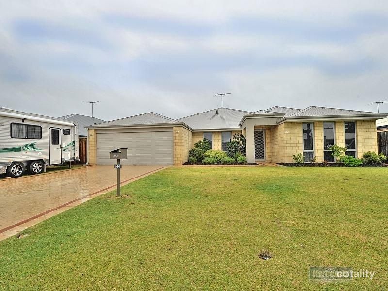 32 Carissa Turn, Halls Head, WA 6210