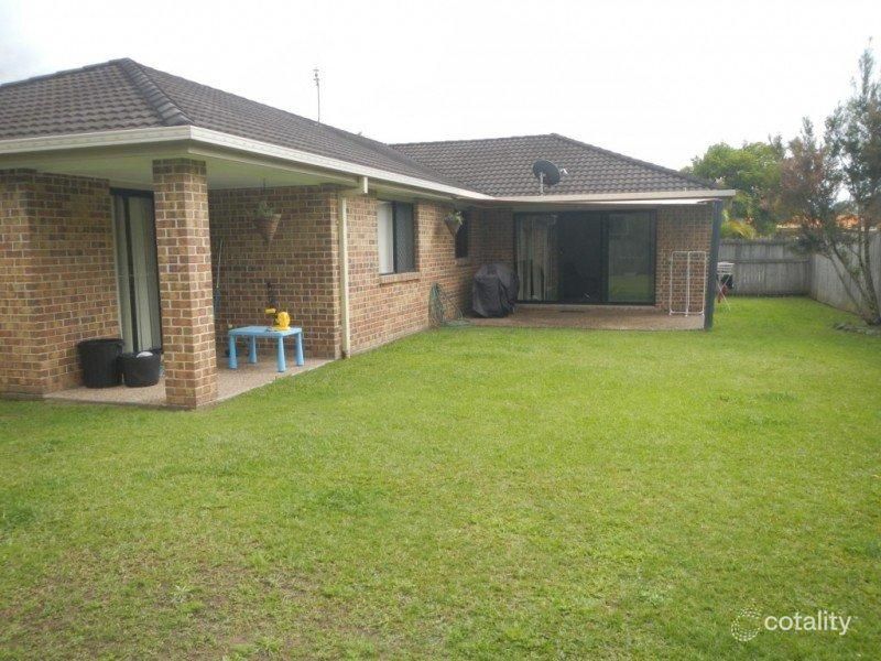 19 Chippendale Cres, Currumbin Waters, QLD 4223