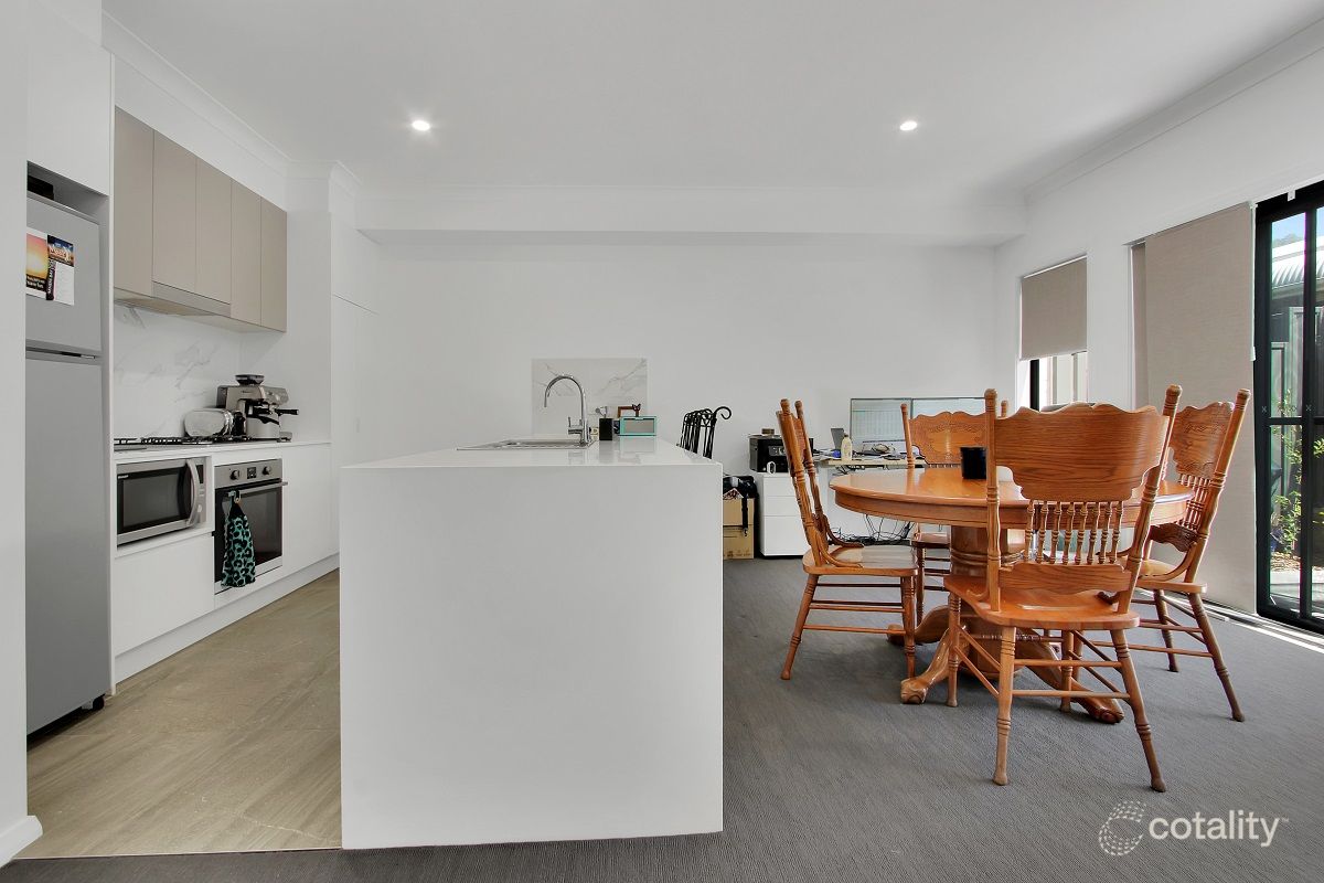 8/33 Olsen Cres, Warners Bay, NSW 2282