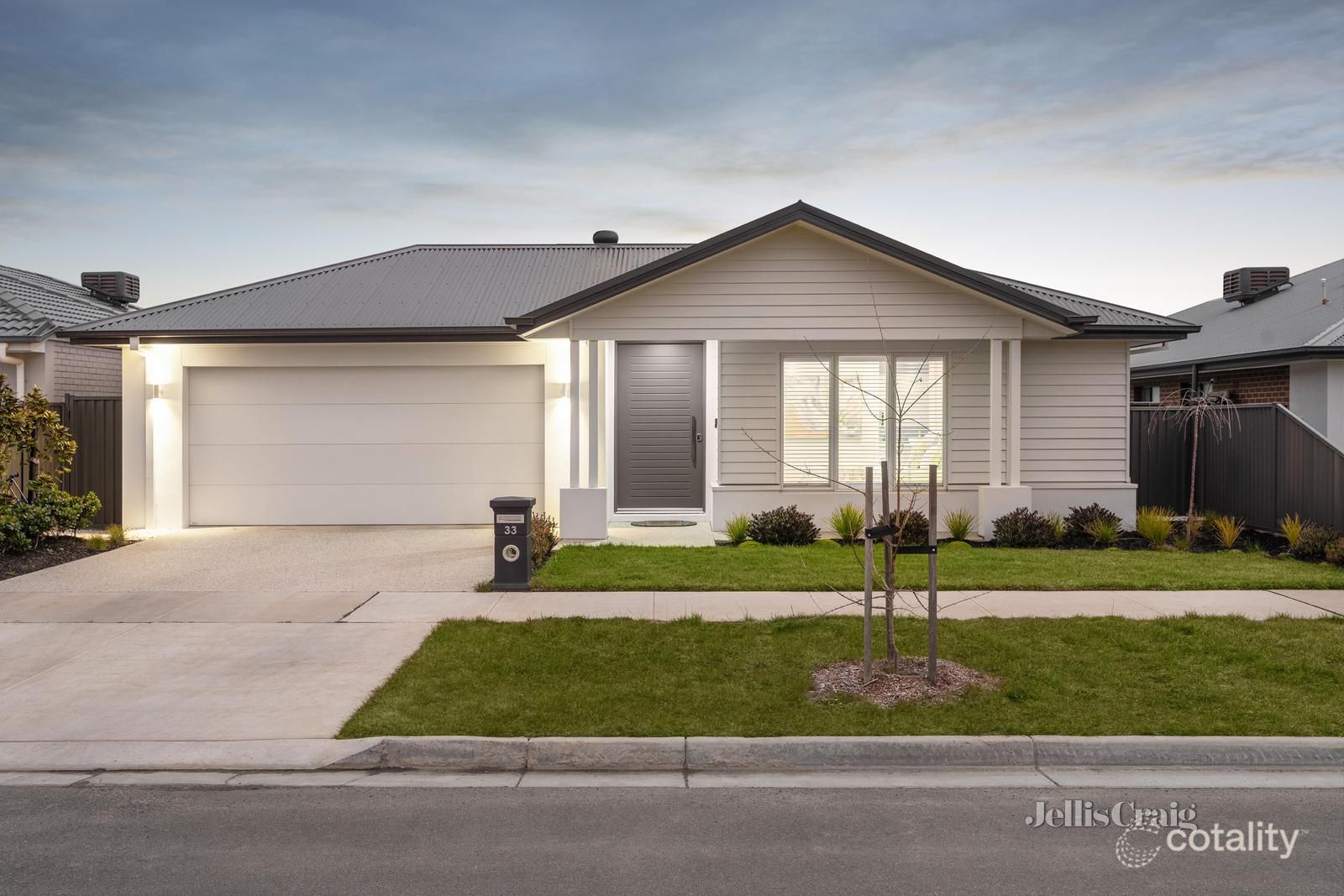 33 Moore Way, Lucas, VIC 3350