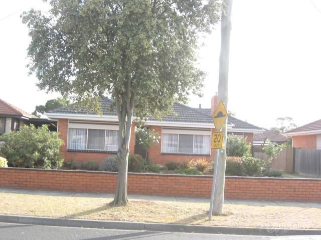 27 Waratah Dr, Dandenong North, VIC 3175