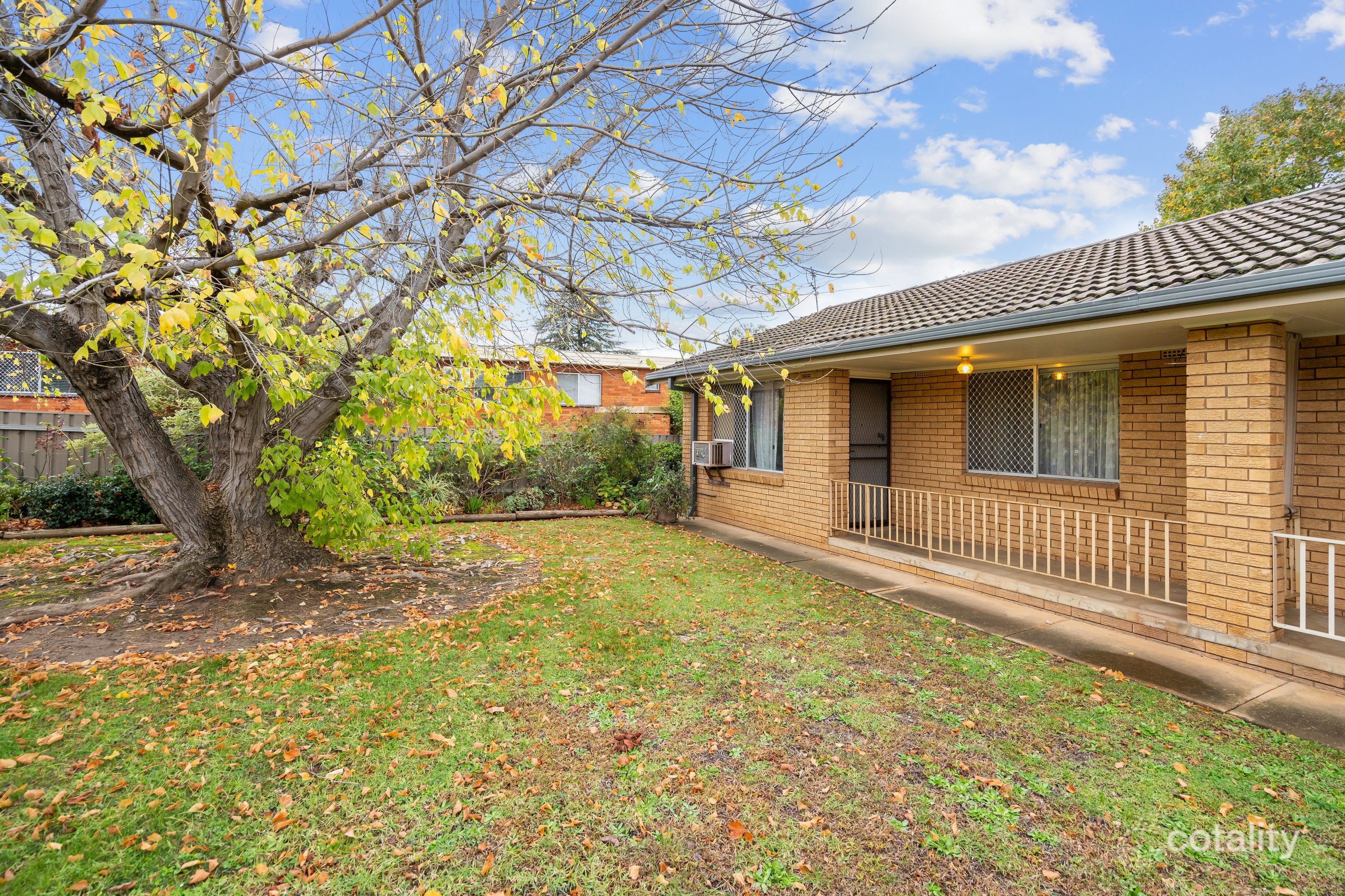 7/8 Joyes Pl, Tolland, NSW 2650