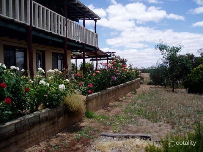 143 Hughes Rd, Wongamine, WA 6401