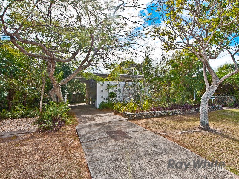 4 Michel Rd, Scarborough, QLD 4020