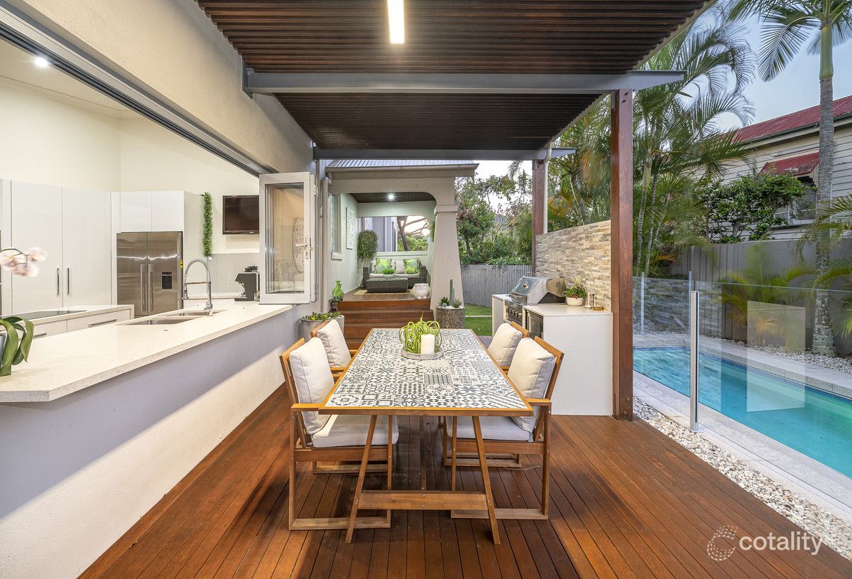 202 Simpsons Rd, Bardon, QLD 4065