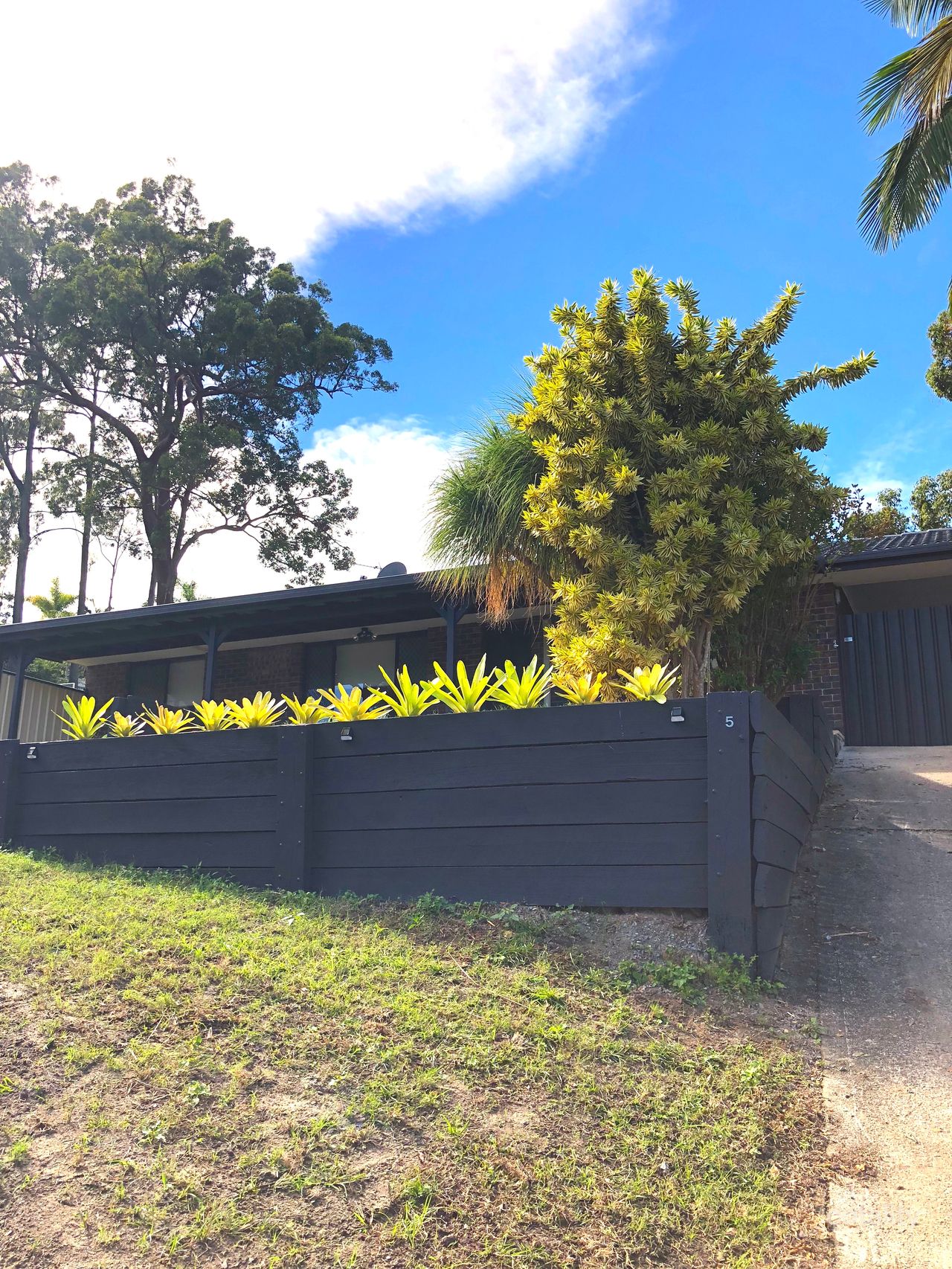 5 Cherokee Cres, Mudgeeraba, QLD 4213