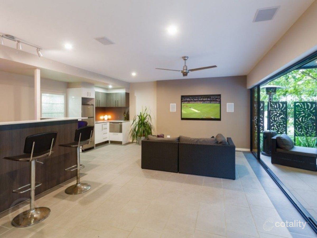 43 Nankin St, Fig Tree Pocket, QLD 4069