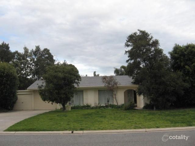 12 Manitoba Way, West Lakes, SA 5021