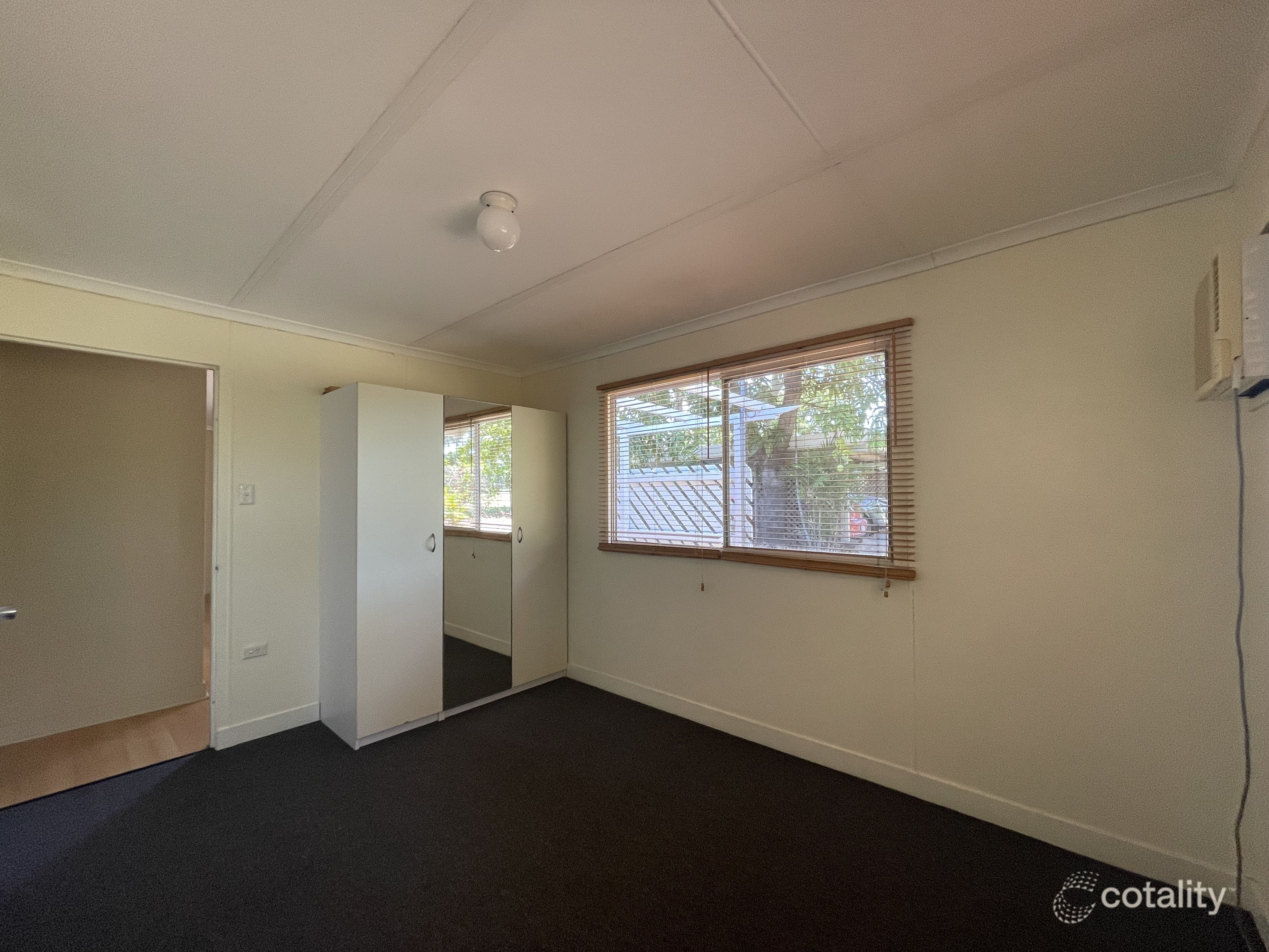 2/8 Renier Cres, Moranbah, QLD 4744