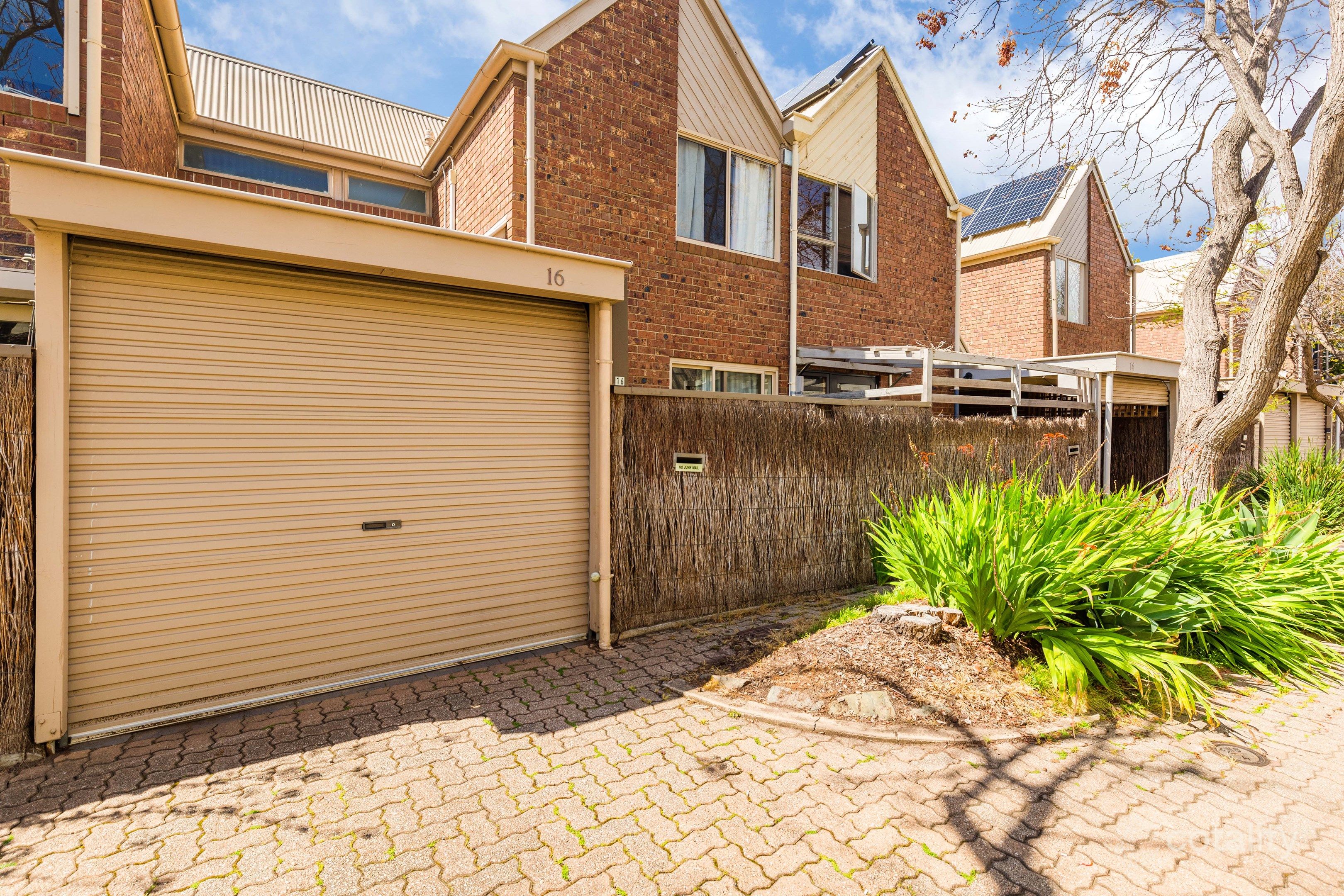 16 Ehmckes Lane, Adelaide, SA 5000