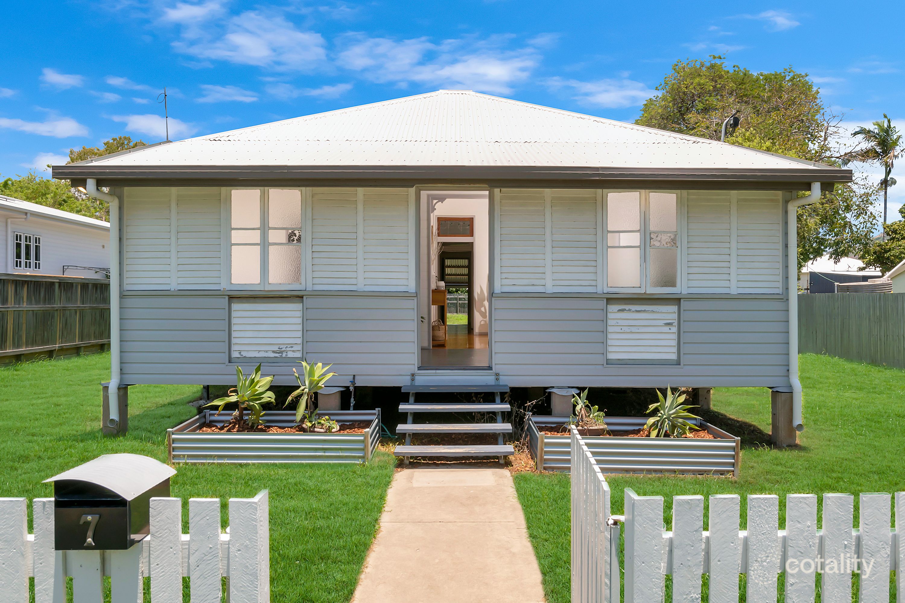 7 Sixth Ave, South Townsville, QLD 4810