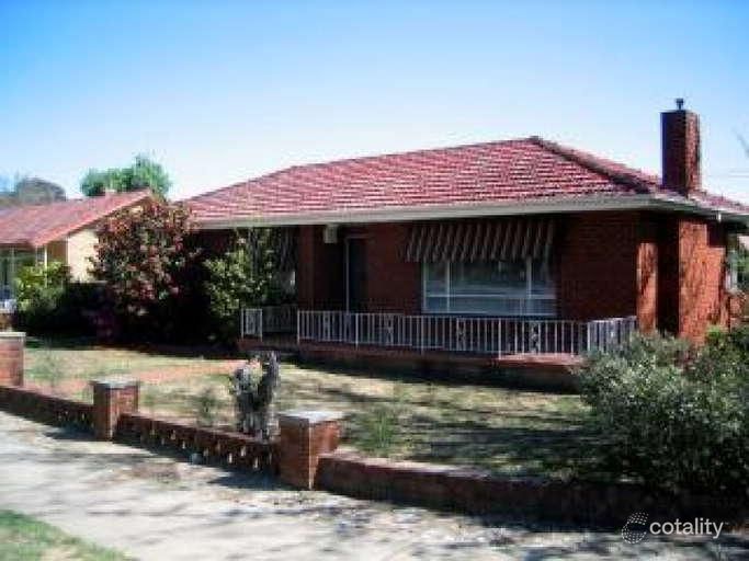 81 Cowper St, Dickson, ACT 2602