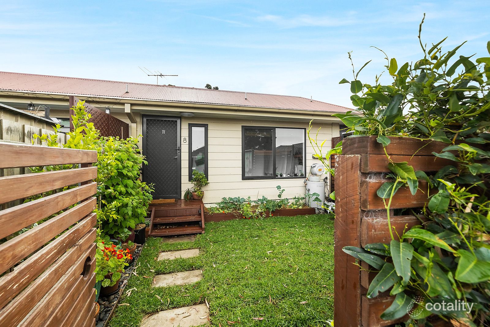 8/14 Caringa St, Hadfield, VIC 3046