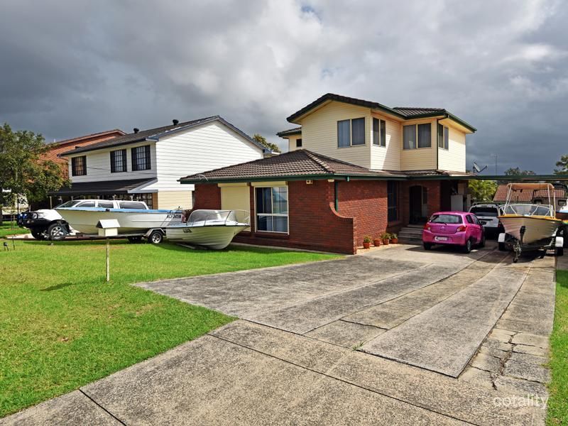 8 Lawrence Ave, Mount Warrigal, NSW 2528