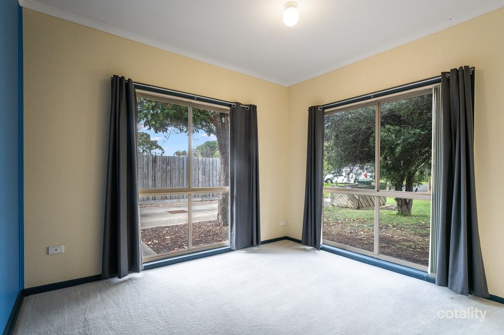 1/57 Ward St, St Leonards, VIC 3223