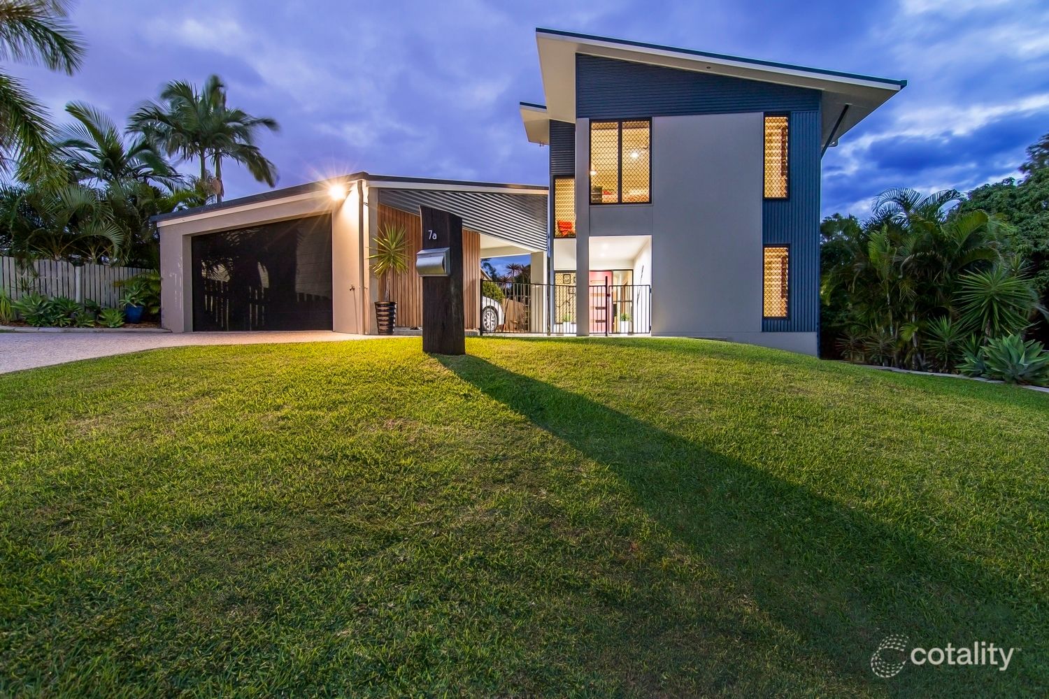 7a Kinnon St, Glenella, QLD 4740