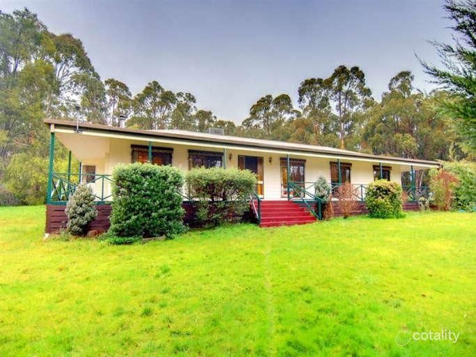 10 Lantana Rd, Enfield, VIC 3352