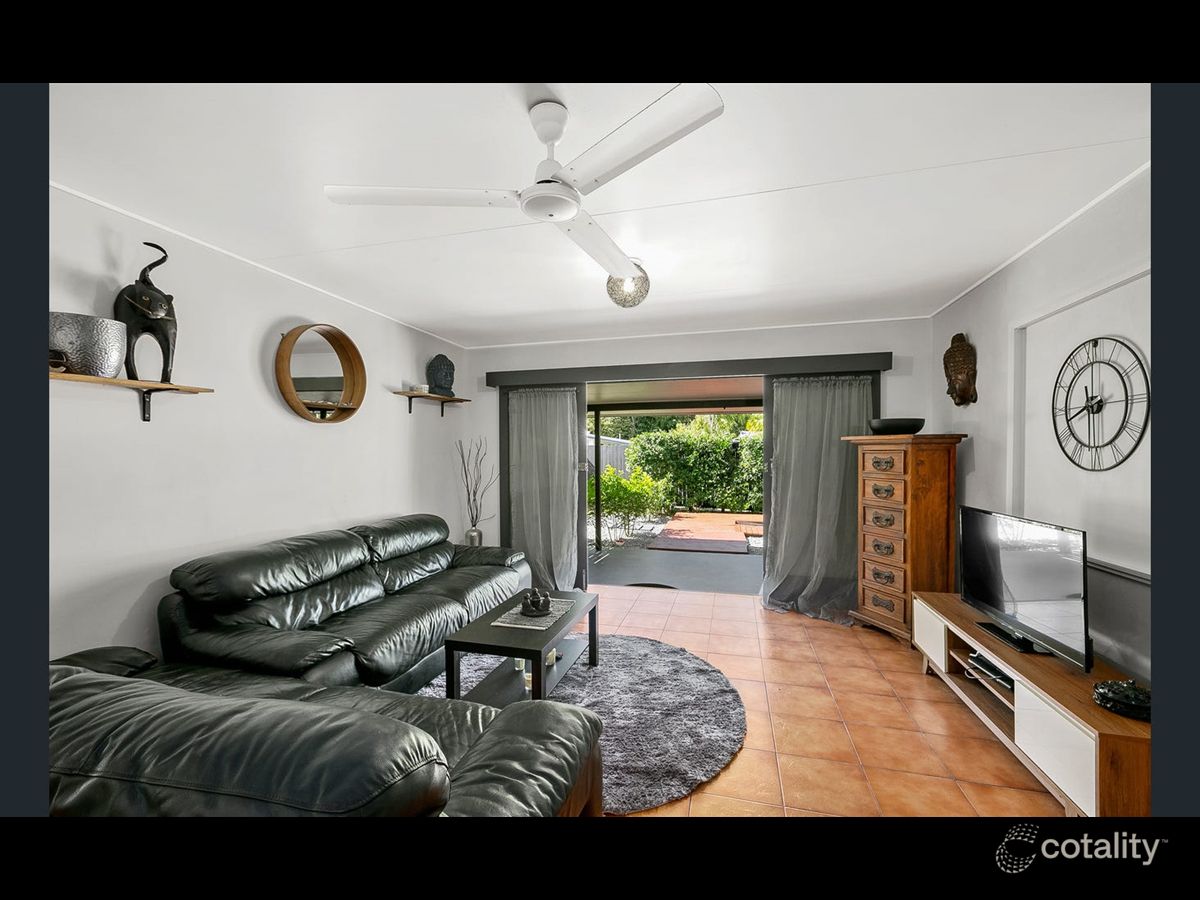 29 Oleander St, Holloways Beach, QLD 4878