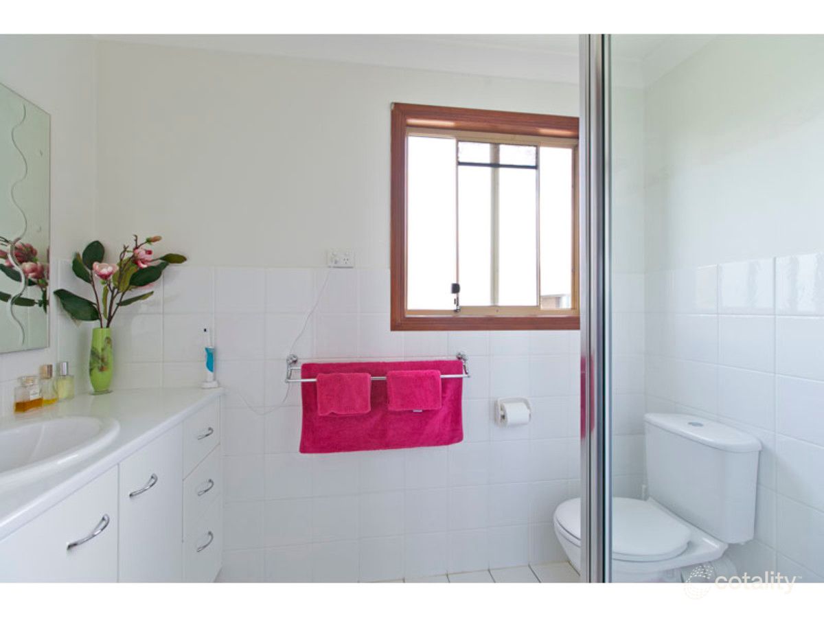 4 Seabreeze Ct, Ormiston, QLD 4160