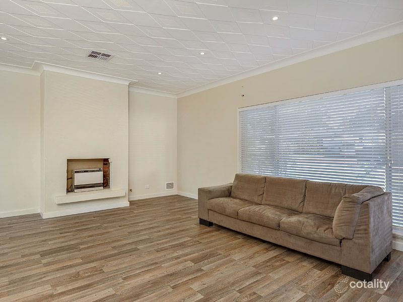 4 Fitzwater Way, Spearwood, WA 6163