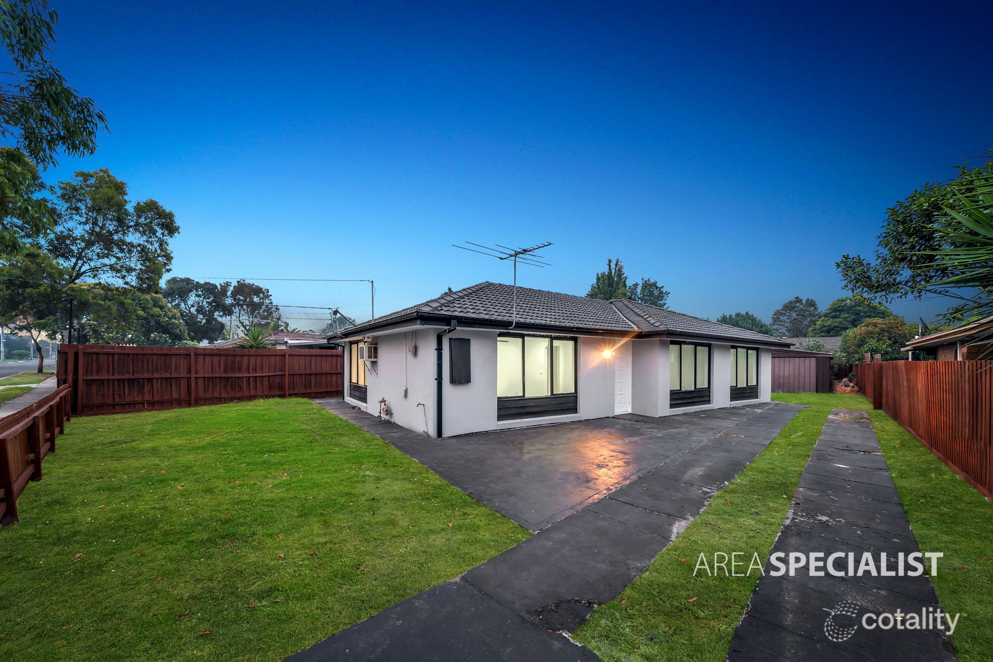 3 Ainsleigh Ct, Cranbourne, VIC 3977