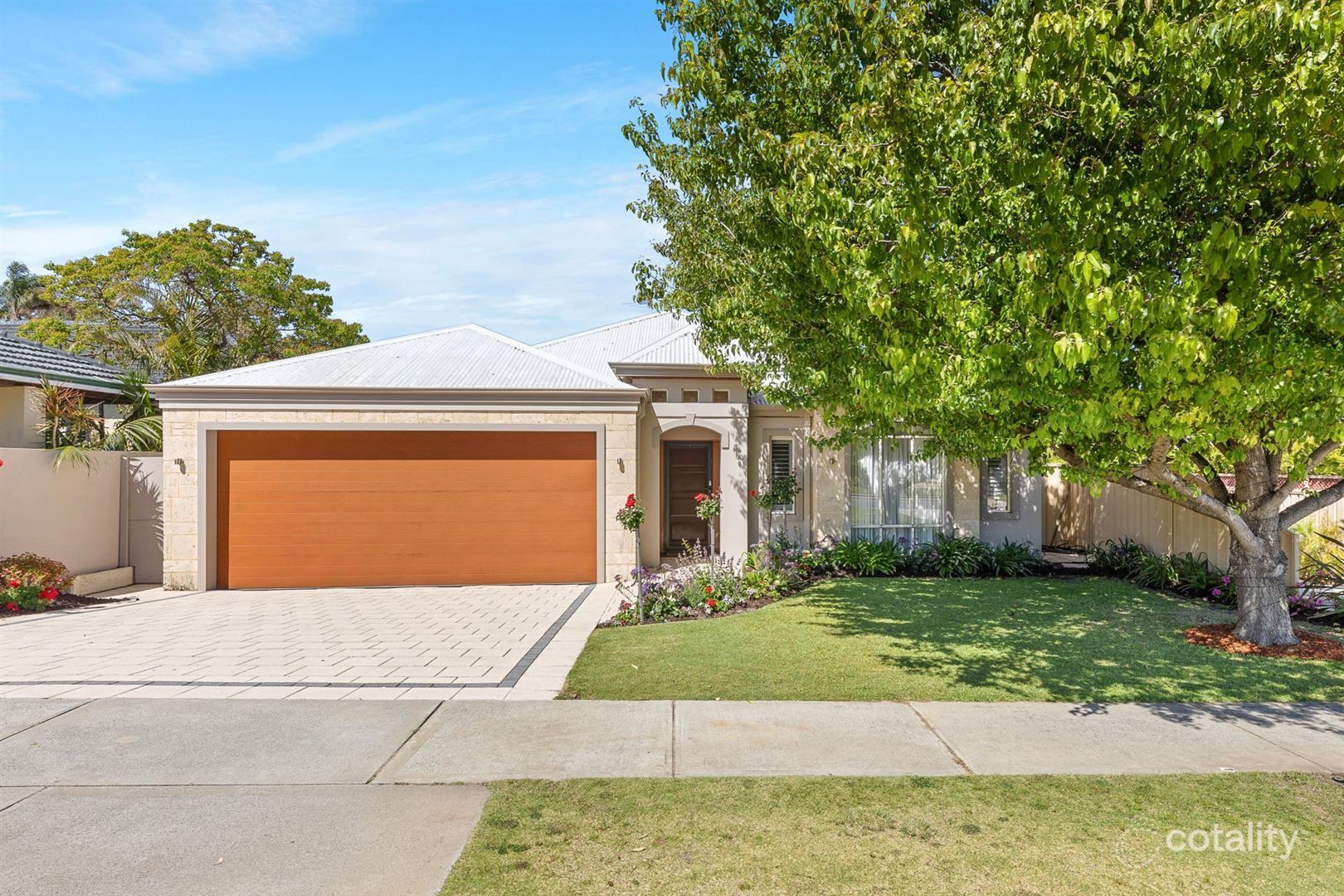 242a Weaponess Rd, Wembley Downs, WA 6019