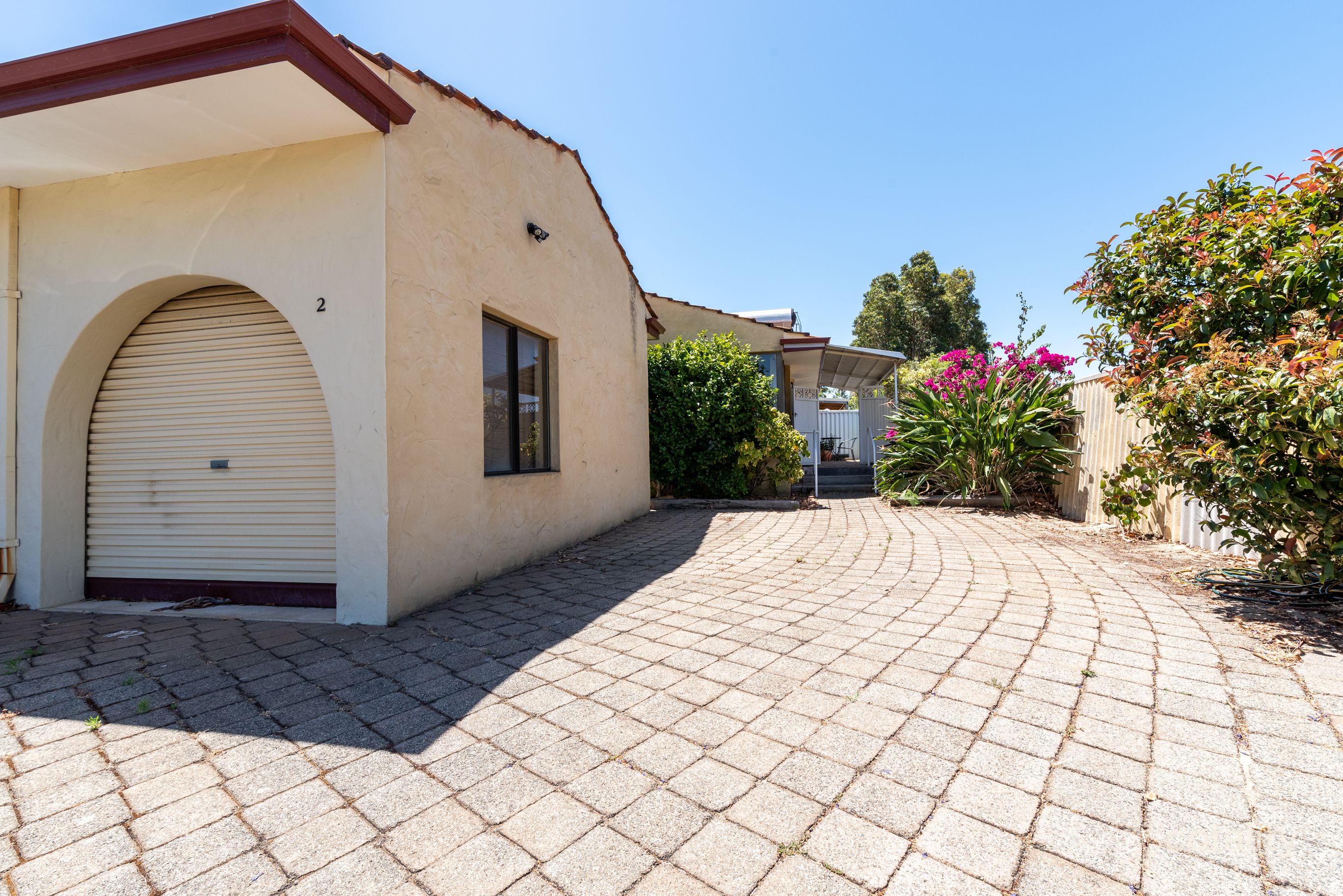 2/5 Kitchener Rd, Melville, WA 6156