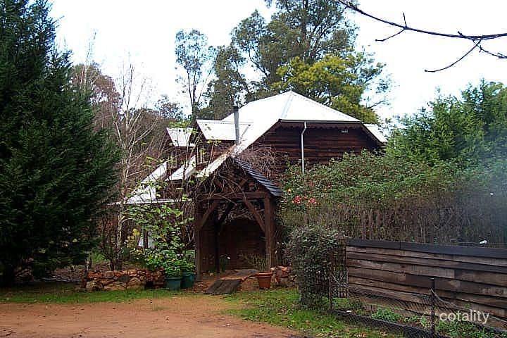 460 Walker St, Mundaring, WA 6073