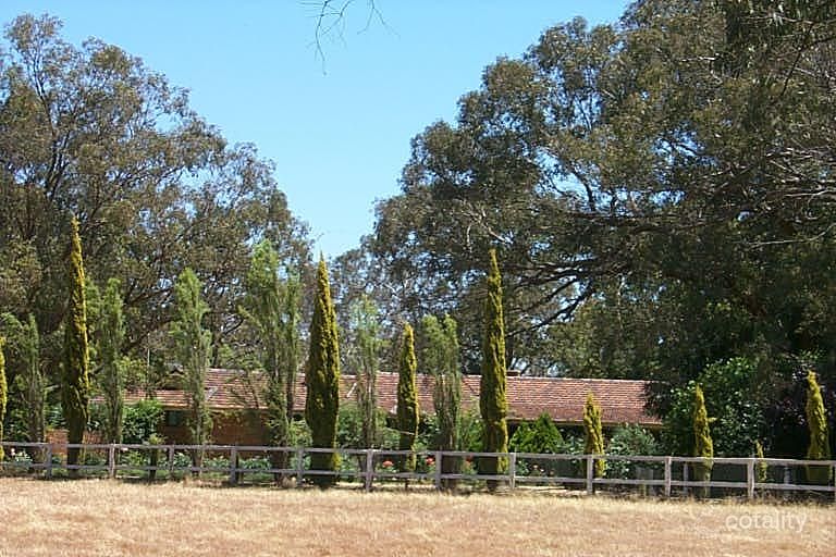 1 Cockram Rd, Kelmscott, WA 6111