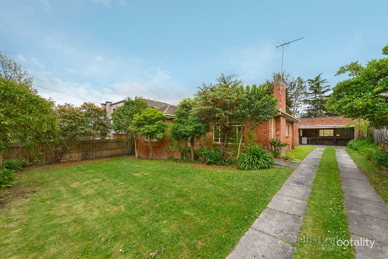 11 Grosvenor Pde, Balwyn, VIC 3103