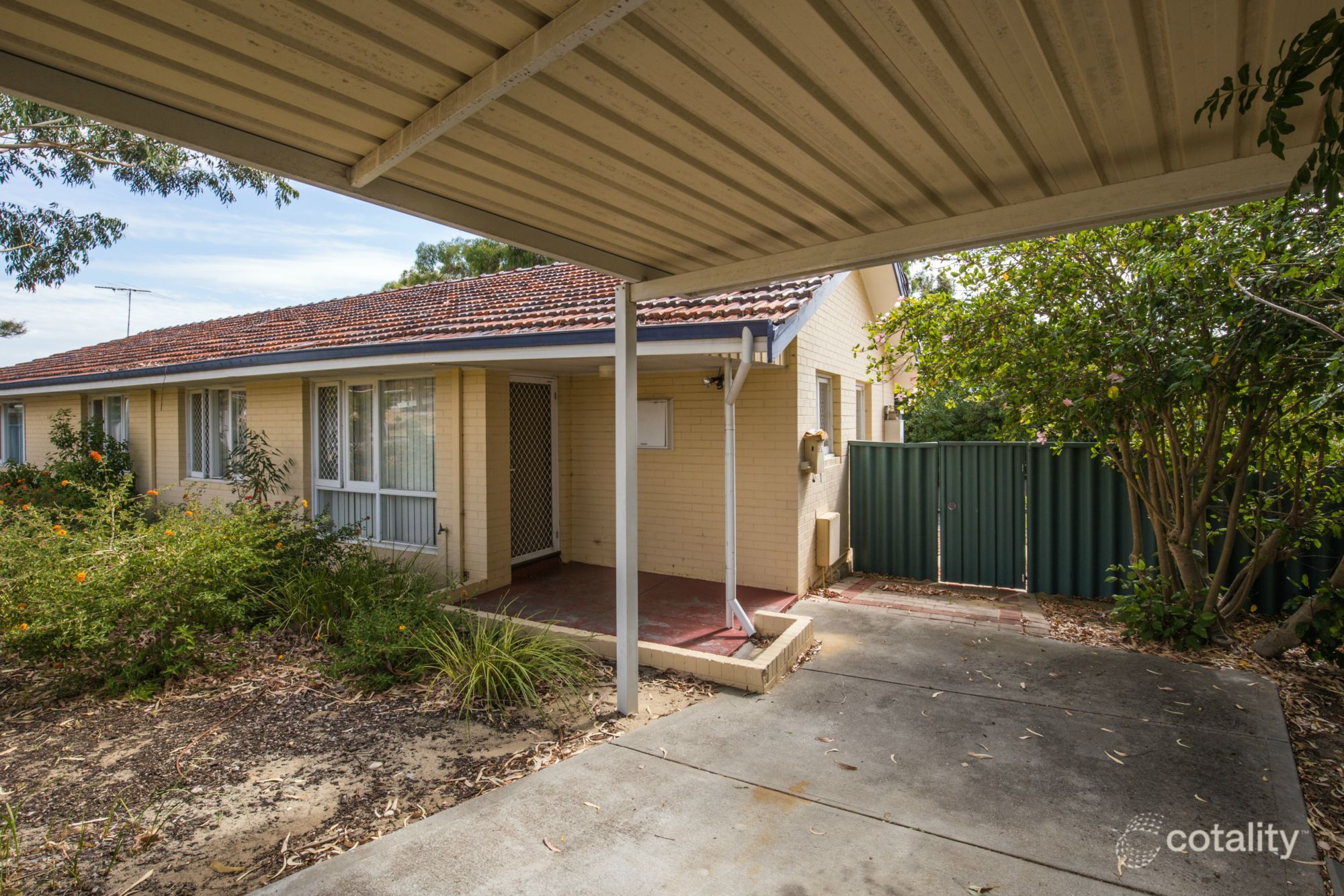 9b Oldfield Rd, Girrawheen, WA 6064