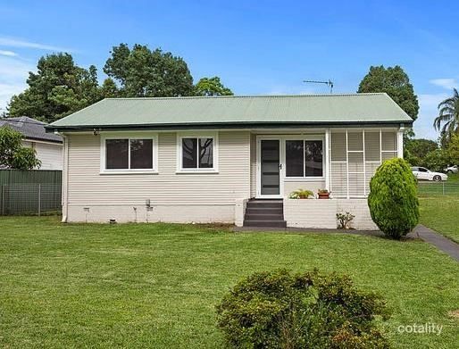 14 Blamey St, Colyton, NSW 2760