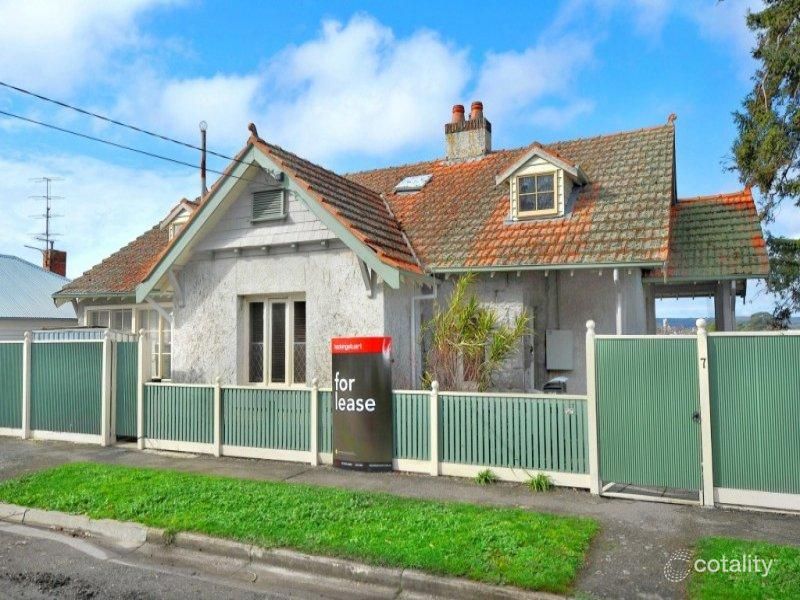 7 Seymour Cres, Soldiers Hill, VIC 3350