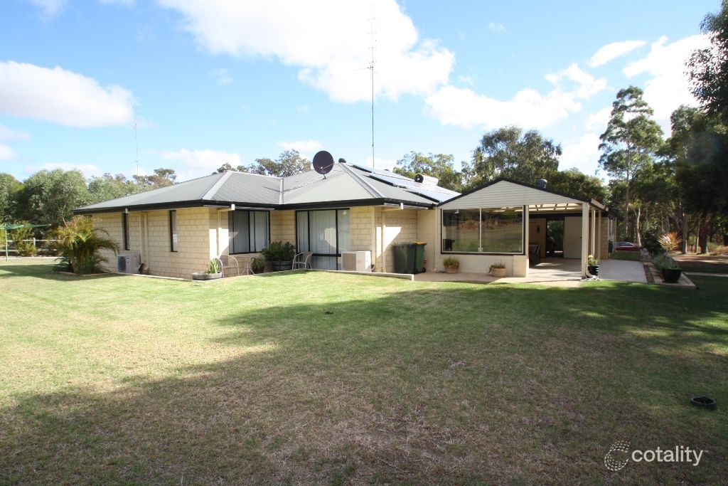 20 Hill St, Waroona, WA 6215