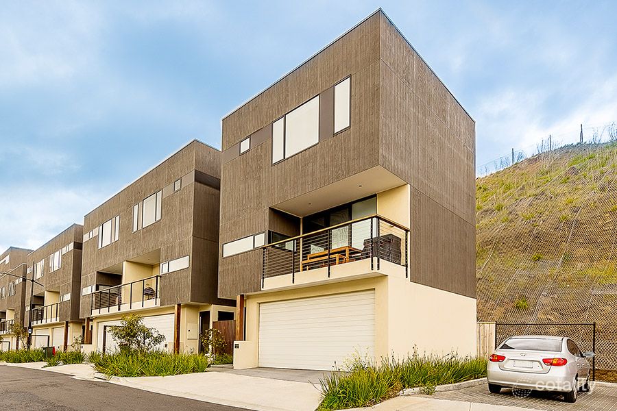 2 Grandvalley Dr, Keilor East, VIC 3033