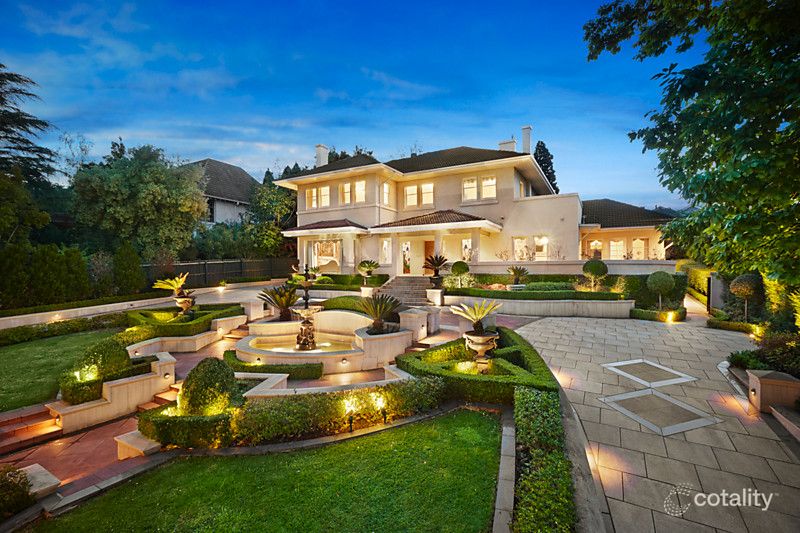 15 Linlithgow Rd, Toorak, VIC 3142