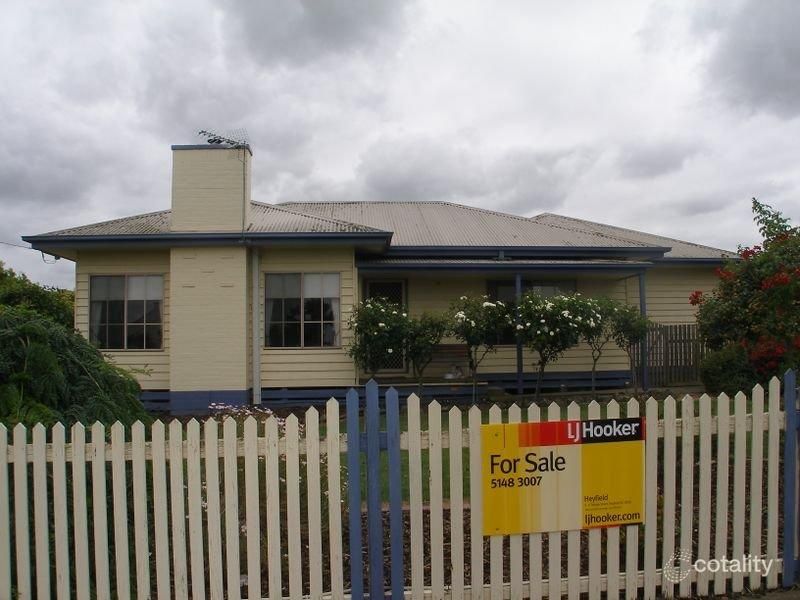 11 Macfarlane St, Heyfield, VIC 3858