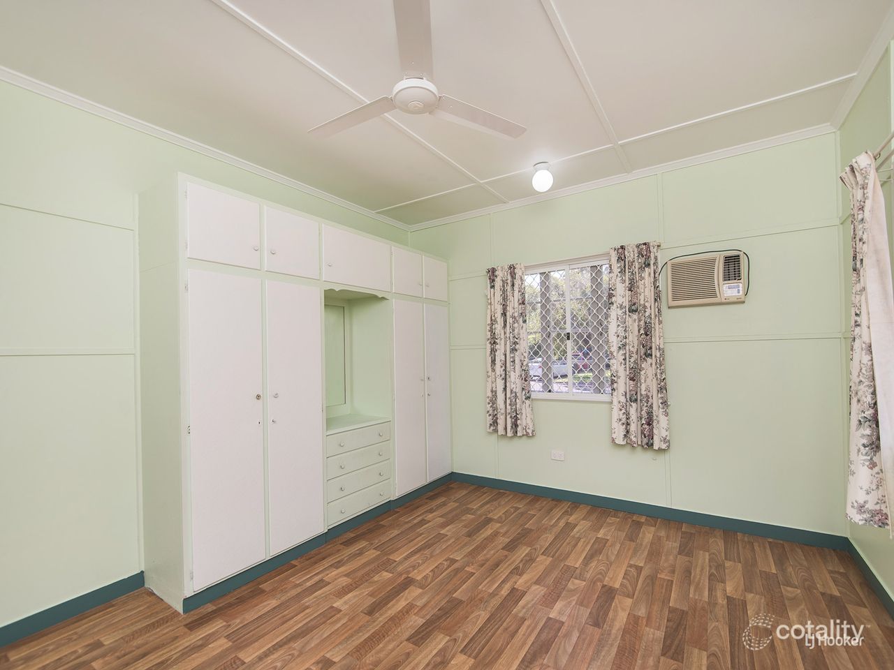 252 Dunbar St, Koongal, QLD 4701